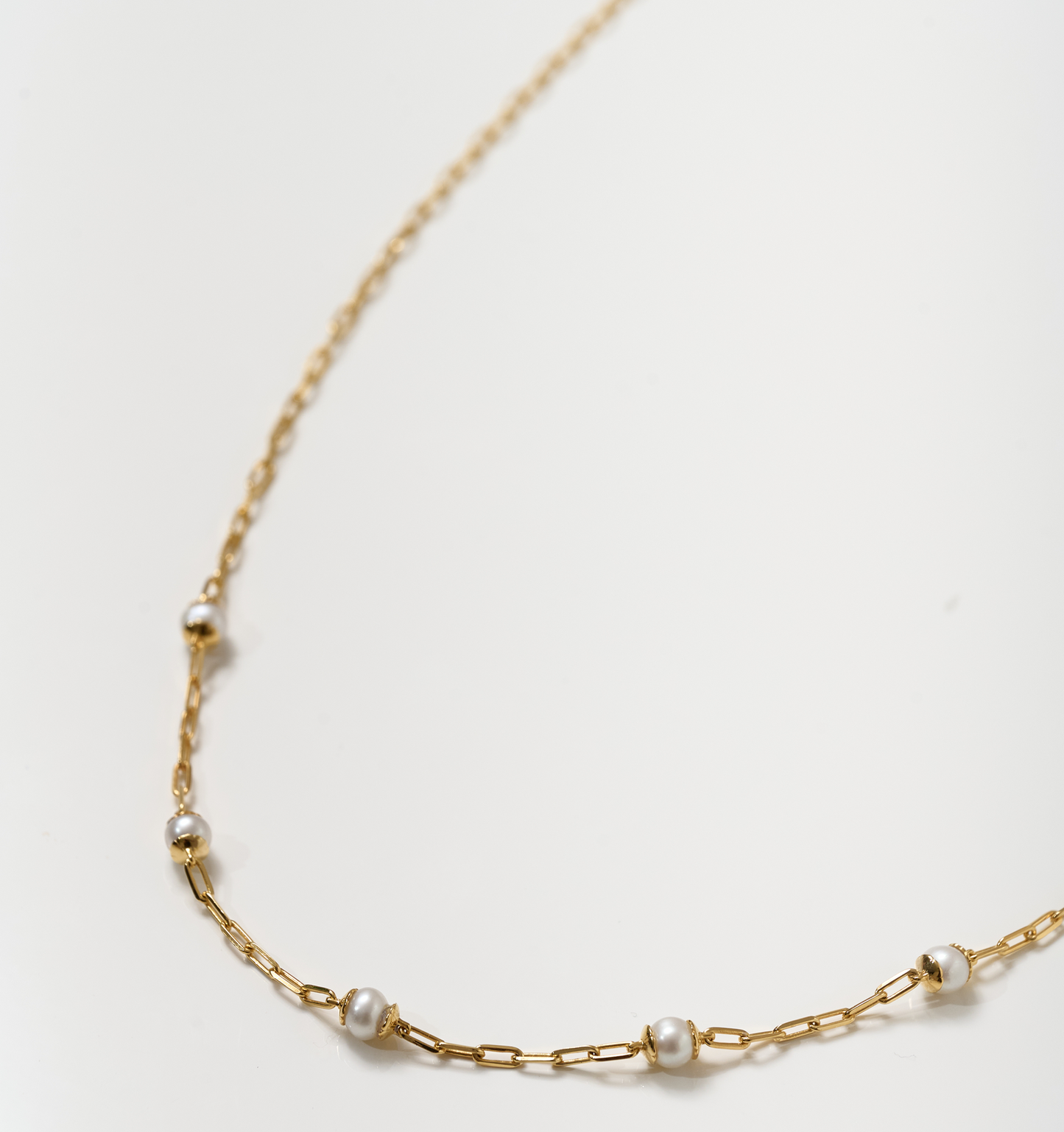 Laya Necklace gold chain with delicate pearls for elegant style