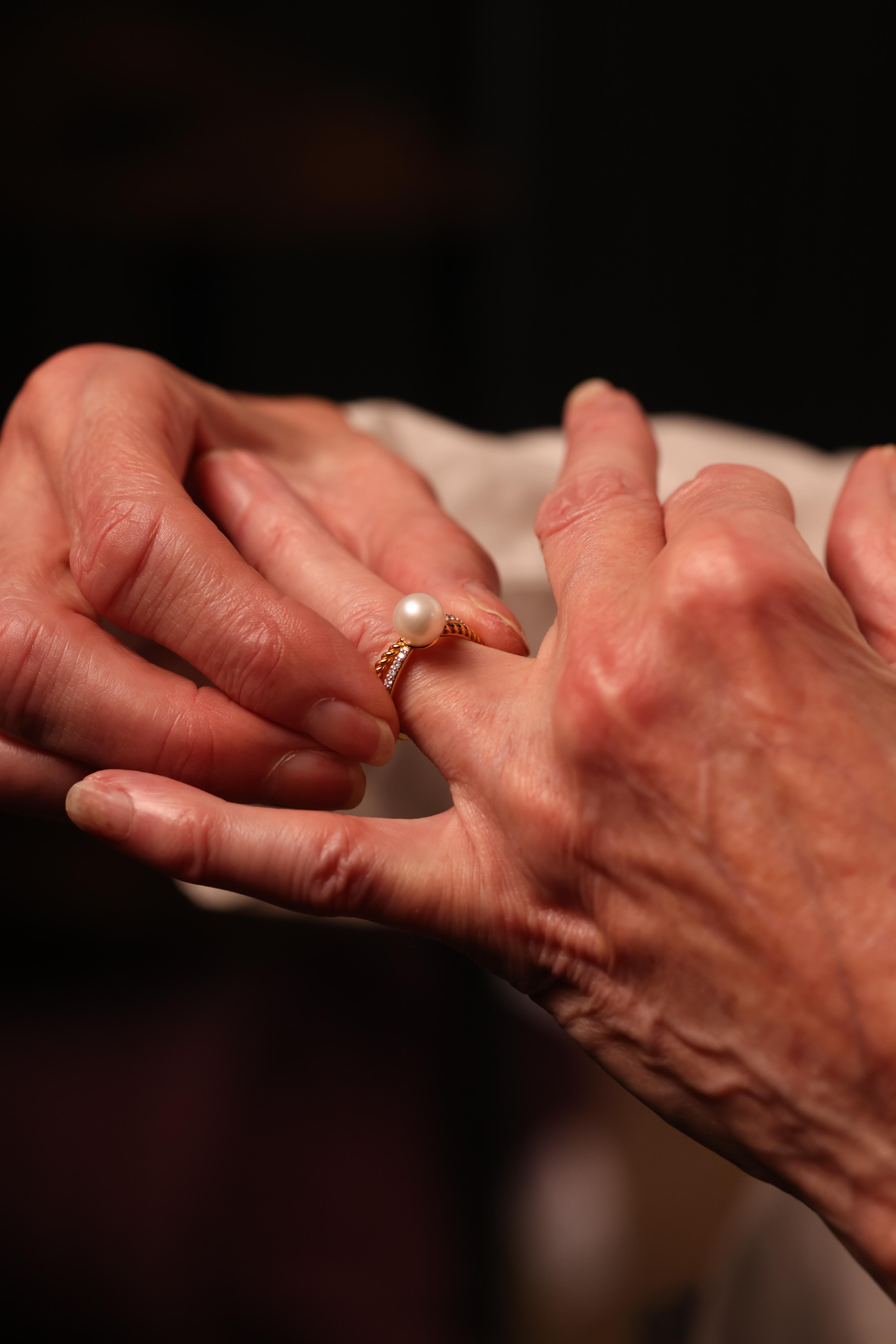 Paridhi Ring with luminous pearl and lab-grown diamonds in a modern crossing design