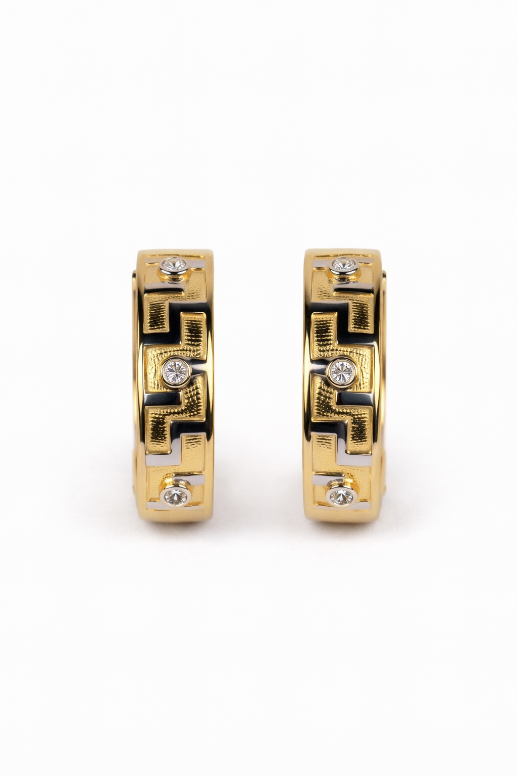 Aksar Hoops ring with lab grown diamond in silver and gold, modern architectural design