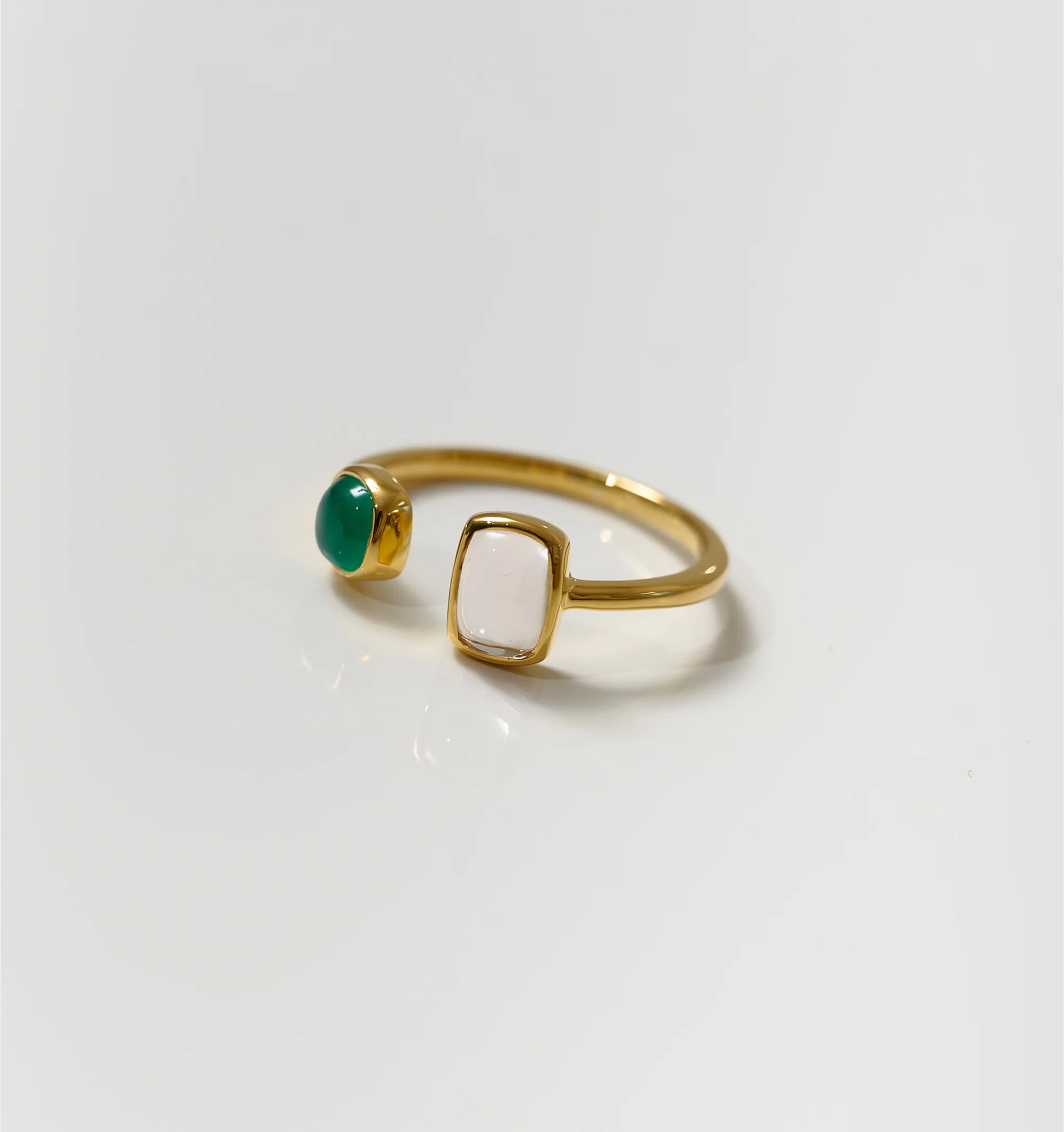 Tulaa Ring gold band with green onyx and morganite stones